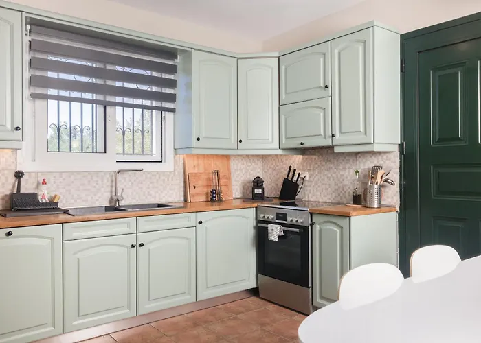 Sea View Maisonette *