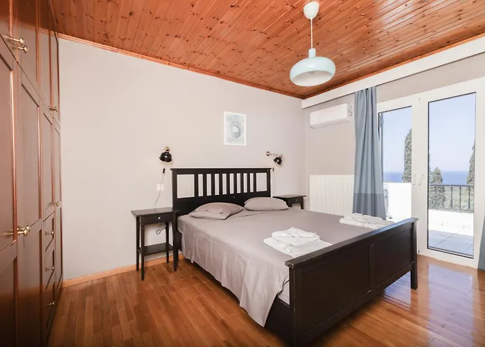 Sea View Maisonette *