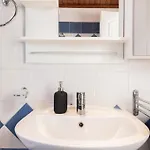 Sea View Maisonette 公寓