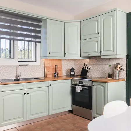 Sea View Maisonette *